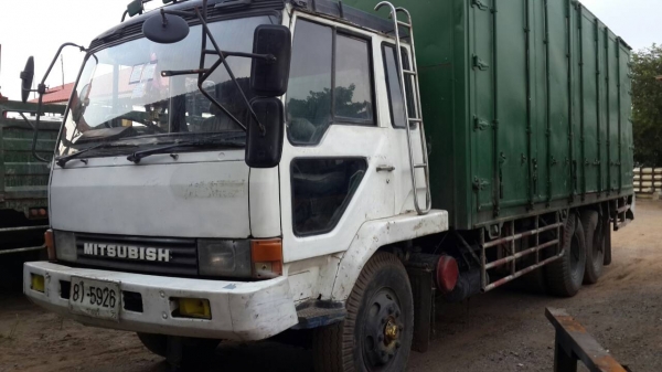 ขายด่วน MITSUBISHI FUSO พร้อมใช้ ขายด่วน MITSUBISHI FUSO พร้อมใช้