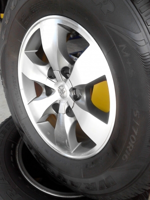 แม๊ก ขอบ 16 ขนาด 6 รู ( 16 X7JJ ) พร้อมยาง 245/70R16 GOODYEAR EAGLE ชุด 4 ล้อ TEL.081-427-3941