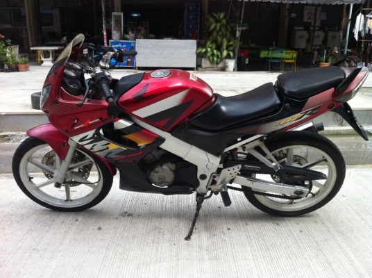 ขายHonda Cbr150คาร์บูปี2004ราคา19000บาท