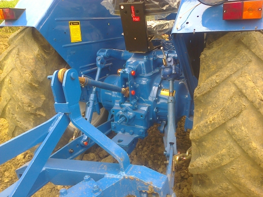 ขายรถฟอร์ด  6610  คานคาโล่  2  เพลา ดันหน้า  หาง  3  เล่มทะเบืยน   พร้อมใช้