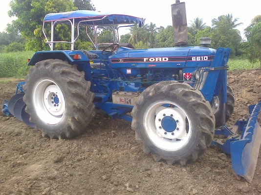 ขายรถฟอร์ด  6610  คานคาโล่  2  เพลา ดันหน้า  หาง  3  เล่มทะเบืยน   พร้อมใช้