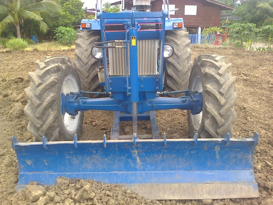 ขายรถฟอร์ด  6610  คานคาโล่  2  เพลา ดันหน้า  หาง  3  เล่มทะเบืยน   พร้อมใช้