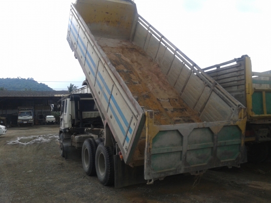 ขายด่วน  10  ล้อสองเพลาดั้ม