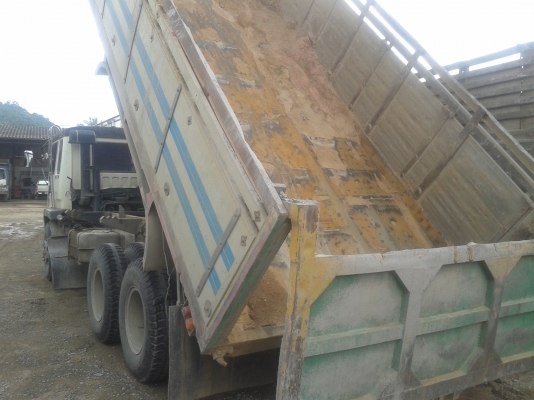 ขายด่วน  10  ล้อสองเพลาดั้ม