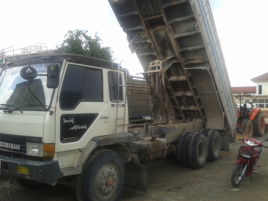 ขายด่วน  10  ล้อสองเพลาดั้ม