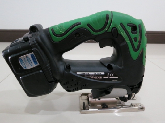 จิ๊กซอว์ไร้สาย (Jig Saw) Hitachi รุ่น CJ18DL 18 Volts แบต2ก้อน ที่ชาร์ท