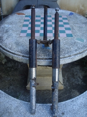 โช้คอัพหน้ามอเตอร์ไซค์ HONDA รุ่นเก่า