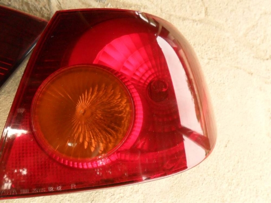 ขาย ไฟท้าย โตโยต้า อัลติส(Altisปี 01-06)ของแท้ คู่ละ800 T.092-9351644