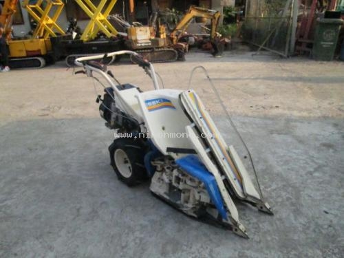 รถเกี่ยวข้าวเดินตาม !!!   ISEKI     SL35  รหัสสินค้า : 14001681   หรือเพิ่มเติมไดที่ www.nihonmono.com