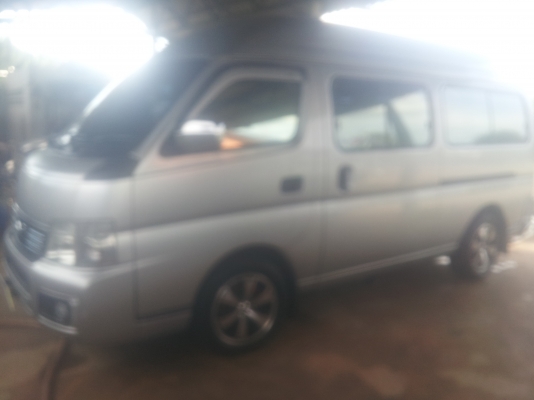 ขายรถตู้นิสัน  รถใช้ดี แต่งVIP ยางใหม่ เครื่องดี