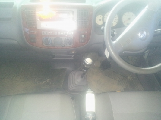 ขายรถตู้นิสัน  รถใช้ดี แต่งVIP ยางใหม่ เครื่องดี