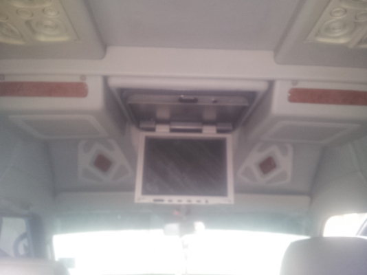 ขายรถตู้นิสัน  รถใช้ดี แต่งVIP ยางใหม่ เครื่องดี