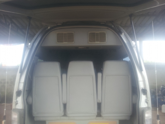 ขายรถตู้นิสัน  รถใช้ดี แต่งVIP ยางใหม่ เครื่องดี