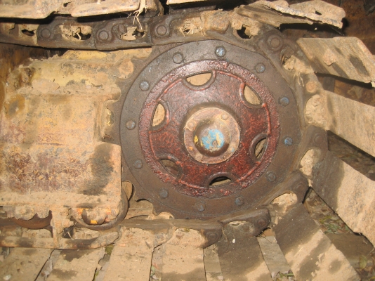 รถตีดิน เครื่อ่งอีชูชุ 270 แรง ปั้มไดกิ้น NO.22 ปั้มคอUCHIDA  ราคา  450,000  บาท