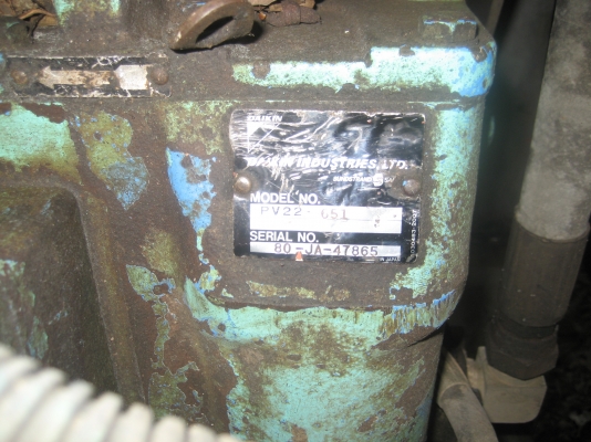 รถตีดิน เครื่อ่งอีชูชุ 270 แรง ปั้มไดกิ้น NO.22 ปั้มคอUCHIDA  ราคา  450,000  บาท