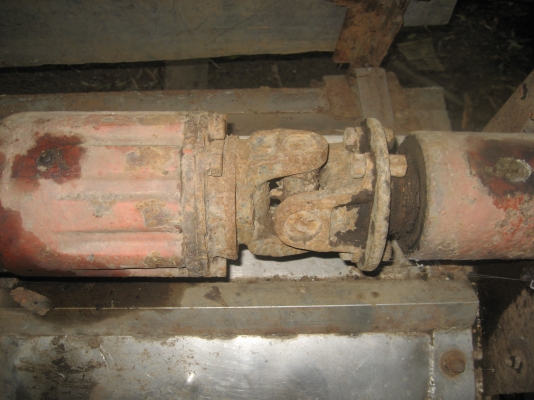 รถตีดิน เครื่อ่งอีชูชุ 270 แรง ปั้มไดกิ้น NO.22 ปั้มคอUCHIDA  ราคา  450,000  บาท