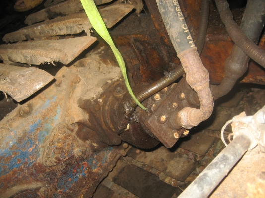 รถตีดิน เครื่อ่งอีชูชุ 270 แรง ปั้มไดกิ้น NO.22 ปั้มคอUCHIDA  ราคา  450,000  บาท