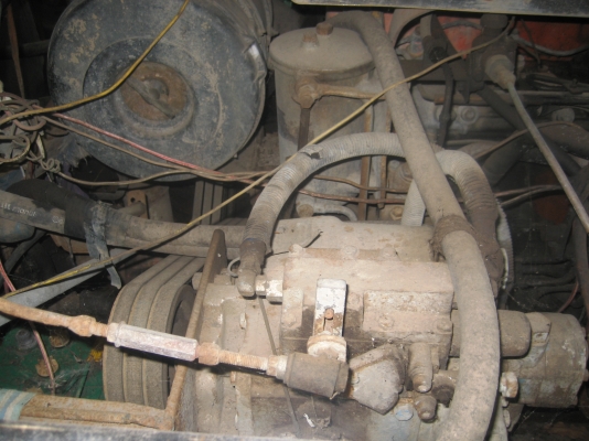 รถตีดิน เครื่อ่งอีชูชุ 270 แรง ปั้มไดกิ้น NO.22 ปั้มคอUCHIDA  ราคา  450,000  บาท