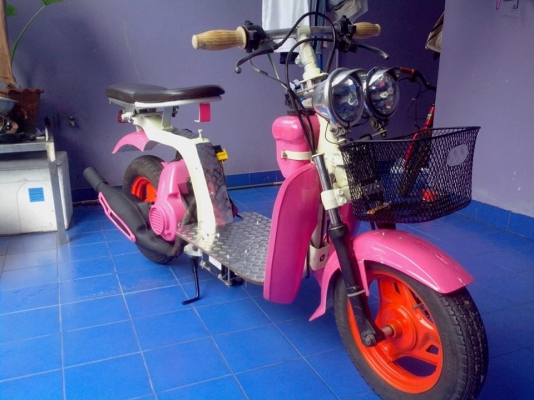 รถป๊อปเล็กน่ารักถูก สตาร์ทมือ