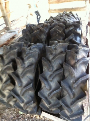 ขายยางนอก 13.6 - 26 คู่ละ 11,500 บาท