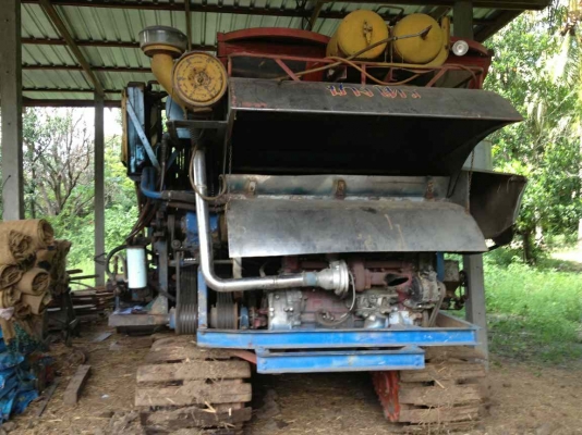 ขายรถเกี่ยวข้าวบางไทรอุ้มเครื่อง jo8c เทอโบเดิน  12htนอกปั้มไดกิ้น22