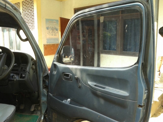 ขายรถตู้ โตโยต้าปี33 สภาพพร้อมใช้งาน พร้อมเบาะ เครื่องดีทะเบียนเต็ม เอกสารพร้อมโอน เครื่อง2.8