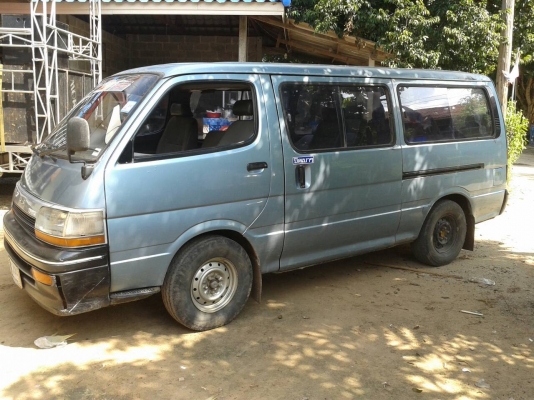 ขายรถตู้ โตโยต้าปี33 สภาพพร้อมใช้งาน พร้อมเบาะ เครื่องดีทะเบียนเต็ม เอกสารพร้อมโอน เครื่อง2.8