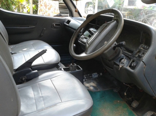 ขายรถตู้ โตโยต้าปี33 สภาพพร้อมใช้งาน พร้อมเบาะ เครื่องดีทะเบียนเต็ม เอกสารพร้อมโอน เครื่อง2.8