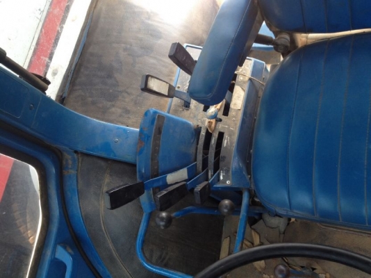 ลดราคา ขายด่วนรถไถฟอร์ด 2เพลารุ่น  7700 เทอร์โบ