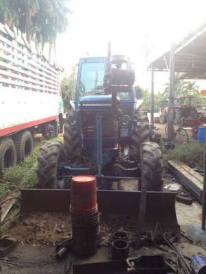 ลดราคา ขายด่วนรถไถฟอร์ด 2เพลารุ่น  7700 เทอร์โบ