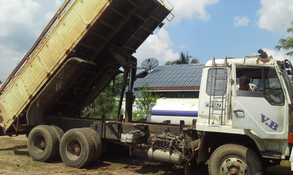 ขายสิบล้อไอ้หลงสองเพลาดั้ม MA เครื่อง240 นอกเกียรอีตัล แรงดี คัชชีสวย รถใช้งานได้เลย ทะเบียนเล่มพร้อมโอน