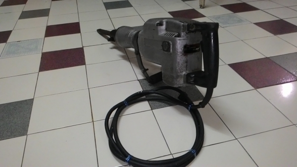 ขายเครื่องสกัดแย็กไฟฟ้าตัวใหญ่ยี่ห้อ Ryobi รุ่นCH500N(1,350วัตต์) made in japanแท้ๆครับ