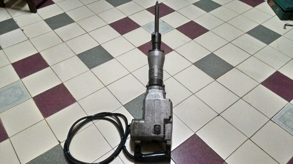 ขายเครื่องสกัดแย็กไฟฟ้าตัวใหญ่ยี่ห้อ Ryobi รุ่นCH500N(1,350วัตต์) made in japanแท้ๆครับ