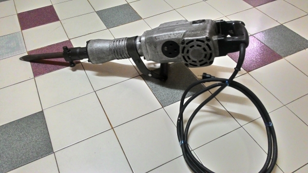 ขายเครื่องสกัดแย็กไฟฟ้าตัวใหญ่ยี่ห้อ Ryobi รุ่นCH500N(1,350วัตต์) made in japanแท้ๆครับ