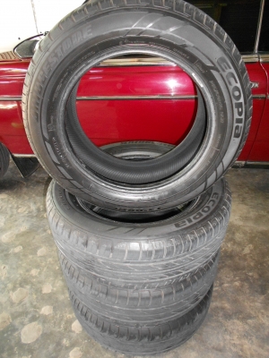 ขายยางบริดสโตน 215/60 R16 ปี13