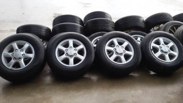 ล้อ isuzuขอบ15 พร้อมยางชุดละ8500