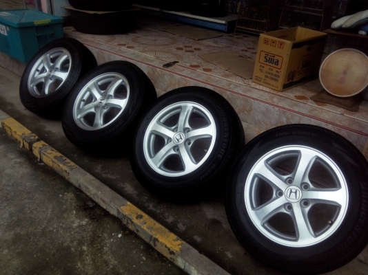 ขายแม็กพร้อมยางบริสโตน195-65-15ปี12-13