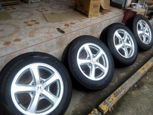 ขายแม็กพร้อมยางบริสโตน195-65-15ปี12-13