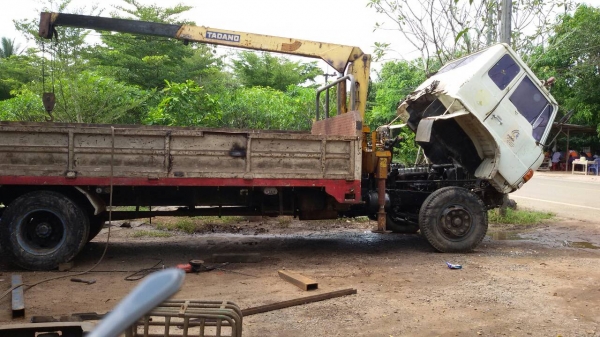 ขายHINO F17 เครื่องEH700 168แรง ห้างแท้เดิมทั้งคัน กระบะบรรทุกยาว6เมตร เครน3t 3ปอก 2ชัก พ.เพาเวอร์ เบรกทิฟฟี่ เครื่องดี คัชซีสวย สภาพพร้อมใช้งาน เอกสารพร้อมโอน สนใจโทร090-8588220คุณนะ ID:narong498 หรือwww.truck.in.th/498