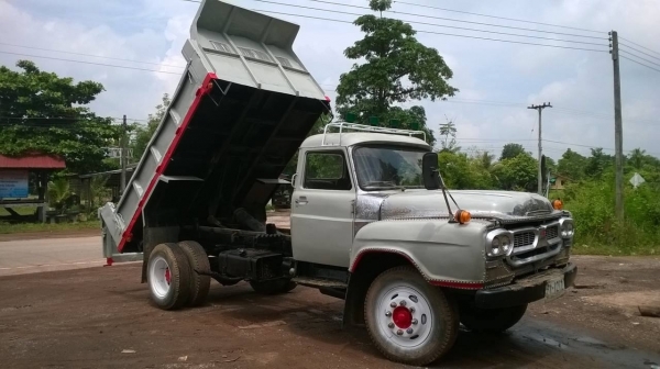 ขาย 6 ล้อหัวยาวดั้ม สภาพพร้อมใช้งาน คัสซีสวยตลอดเส้น เครื่อง HO6C 180 แรงม้า เกียร์ HO เฟืองท้าย FUSO พวงมาลัยพาวเวอร์ ยางเต็ม ทะเบียนเต็มพร้อมโอน ราคาต่อรองได้ครับ