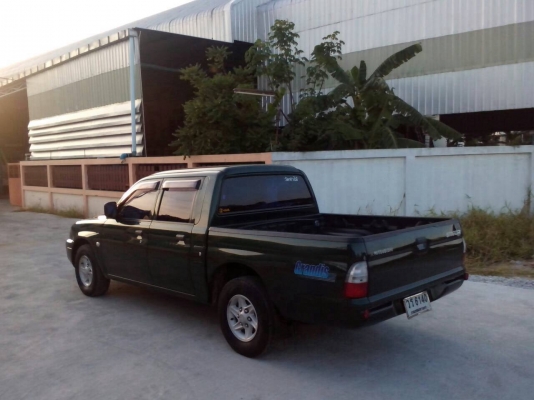 ขายดาว์น 0 บาท รถสตราด้า แกรนดิส 4ประตู 2.5  ปี2003