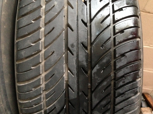 ยาง215 x 60 R16 MICHILIN VIVACY