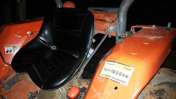 ***ขายแล้วครับขอบคุณ Truck2hand ขายรถไถ2เพลาส้มๆมือเดียวออกห้าง KUBOTA L3408 4WD เครื่องเดิมเกียร์เดิม 2,8xx ชั่วโมง เครื่องแน่นๆ แรงดี ปั้มดี แรง เกียร์ดีไม่หลุด ระบบ4WD ใช้งานปกติ บอดี้สวยเดิม สีสันเดิมบาง เบาะไม่ขาด หลังคาดี มีผุหน่อย พร้อมอุปกรณ์2ชิ้น