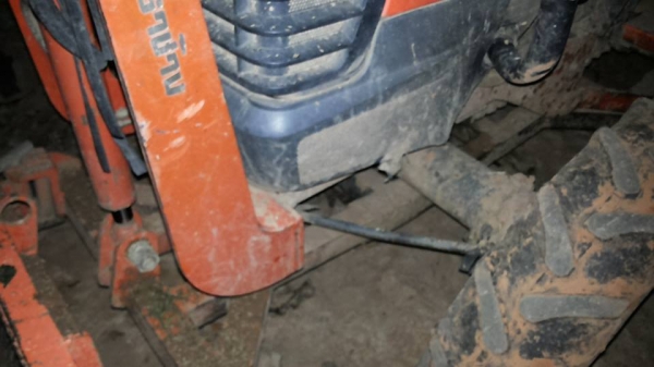 ***ขายแล้วครับขอบคุณ Truck2hand ขายรถไถ2เพลาส้มๆมือเดียวออกห้าง KUBOTA L3408 4WD เครื่องเดิมเกียร์เดิม 2,8xx ชั่วโมง เครื่องแน่นๆ แรงดี ปั้มดี แรง เกียร์ดีไม่หลุด ระบบ4WD ใช้งานปกติ บอดี้สวยเดิม สีสันเดิมบาง เบาะไม่ขาด หลังคาดี มีผุหน่อย พร้อมอุปกรณ์2ชิ้น