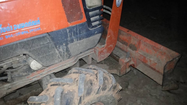 ***ขายแล้วครับขอบคุณ Truck2hand ขายรถไถ2เพลาส้มๆมือเดียวออกห้าง KUBOTA L3408 4WD เครื่องเดิมเกียร์เดิม 2,8xx ชั่วโมง เครื่องแน่นๆ แรงดี ปั้มดี แรง เกียร์ดีไม่หลุด ระบบ4WD ใช้งานปกติ บอดี้สวยเดิม สีสันเดิมบาง เบาะไม่ขาด หลังคาดี มีผุหน่อย พร้อมอุปกรณ์2ชิ้น