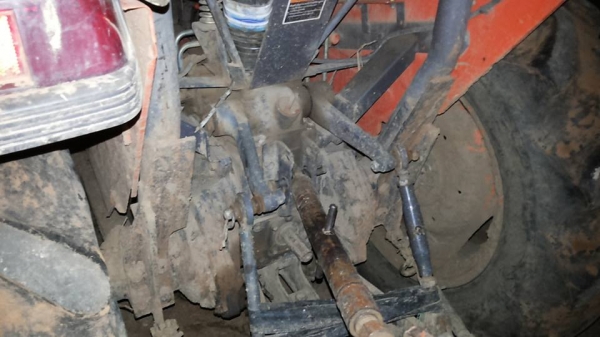 ***ขายแล้วครับขอบคุณ Truck2hand ขายรถไถ2เพลาส้มๆมือเดียวออกห้าง KUBOTA L3408 4WD เครื่องเดิมเกียร์เดิม 2,8xx ชั่วโมง เครื่องแน่นๆ แรงดี ปั้มดี แรง เกียร์ดีไม่หลุด ระบบ4WD ใช้งานปกติ บอดี้สวยเดิม สีสันเดิมบาง เบาะไม่ขาด หลังคาดี มีผุหน่อย พร้อมอุปกรณ์2ชิ้น