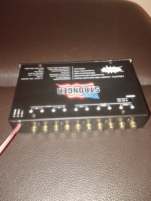 ต้องการขายปรีแอมป์ สอบถามได้ 0855977404 นพครับ.