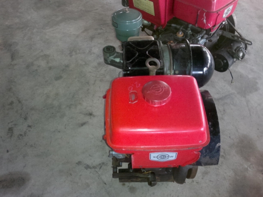 ขายเครื่องสูบเดียวเก่าญี่ปุ่นยี่ห้อ ยันม่าร์ รุ่น ss70 ขนาด 7 แรงม้าควงได้สตาร์ดกุญแจได้