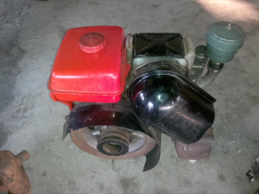 ขายเครื่องสูบเดียวเก่าญี่ปุ่นยี่ห้อ ยันม่าร์ รุ่น ss70 ขนาด 7 แรงม้าควงได้สตาร์ดกุญแจได้