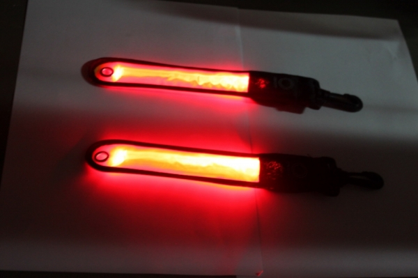 ไฟสัญญาญหลอดled. พร้อมแถบเรืองแสง ไฟสัญญาญหลอดled. พร้อมแถบเรืองแสง